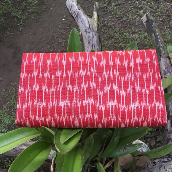 Red Abaca T’nalak Ikat Fabric Envelope Clutch - Picture 3 of 6
